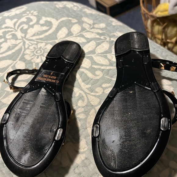 Wild diva black rubber shoes with gold tacks size 6 - Picture 2 of 2